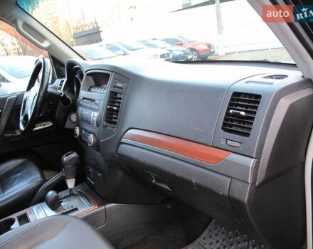 Чорний Міцубісі Паджеро Вагон, об'ємом двигуна 3 л та пробігом 254 тис. км за 10800 $, фото 54 на Automoto.ua