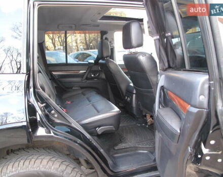 Чорний Міцубісі Паджеро Вагон, об'ємом двигуна 3 л та пробігом 254 тис. км за 10800 $, фото 61 на Automoto.ua
