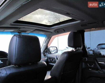 Чорний Міцубісі Паджеро Вагон, об'ємом двигуна 3 л та пробігом 254 тис. км за 10800 $, фото 35 на Automoto.ua