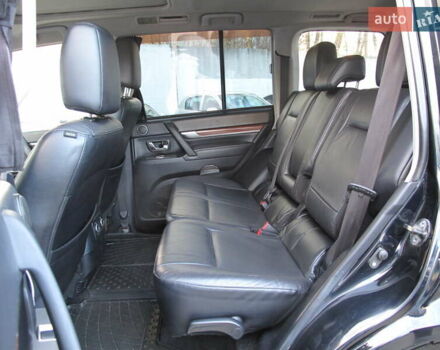 Чорний Міцубісі Паджеро Вагон, об'ємом двигуна 3 л та пробігом 254 тис. км за 10800 $, фото 28 на Automoto.ua