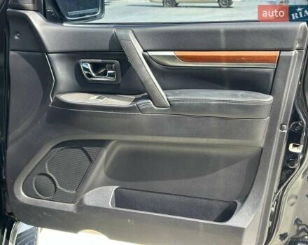 Черный Мицубиси Паджеро Вагон, объемом двигателя 3.2 л и пробегом 139 тыс. км за 14990 $, фото 35 на Automoto.ua