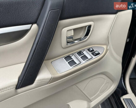 Черный Мицубиси Паджеро Вагон, объемом двигателя 3.8 л и пробегом 180 тыс. км за 13800 $, фото 13 на Automoto.ua