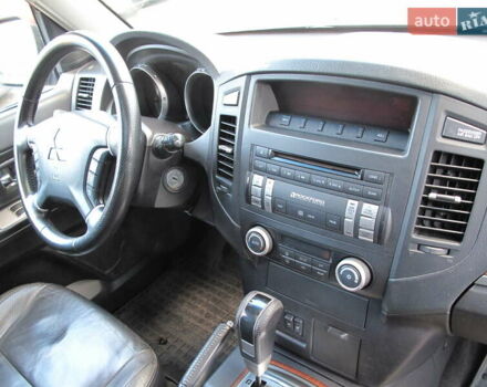 Чорний Міцубісі Паджеро Вагон, об'ємом двигуна 3 л та пробігом 254 тис. км за 10800 $, фото 57 на Automoto.ua