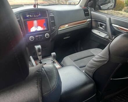 Чорний Міцубісі Паджеро Вагон, об'ємом двигуна 3.2 л та пробігом 180 тис. км за 13000 $, фото 7 на Automoto.ua