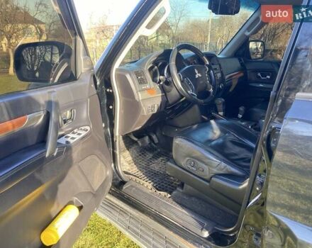 Черный Мицубиси Паджеро Вагон, объемом двигателя 3.2 л и пробегом 288 тыс. км за 12800 $, фото 9 на Automoto.ua