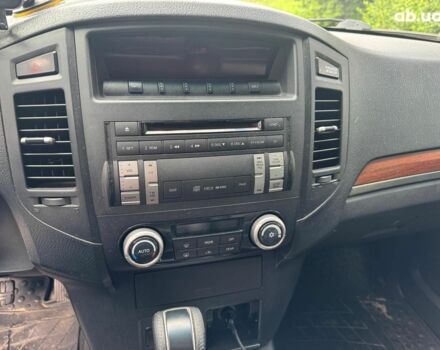 Чорний Міцубісі Паджеро Вагон, об'ємом двигуна 3.8 л та пробігом 200 тис. км за 9490 $, фото 12 на Automoto.ua