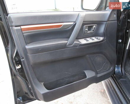 Чорний Міцубісі Паджеро Вагон, об'ємом двигуна 3 л та пробігом 254 тис. км за 10800 $, фото 16 на Automoto.ua