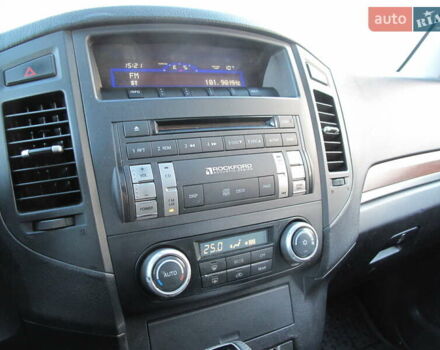 Чорний Міцубісі Паджеро Вагон, об'ємом двигуна 3 л та пробігом 254 тис. км за 10800 $, фото 78 на Automoto.ua