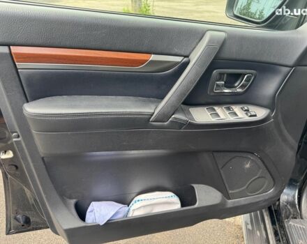 Чорний Міцубісі Паджеро Вагон, об'ємом двигуна 3.8 л та пробігом 200 тис. км за 9490 $, фото 9 на Automoto.ua