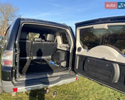 Черный Мицубиси Паджеро Вагон, объемом двигателя 3.2 л и пробегом 288 тыс. км за 12800 $, фото 3 на Automoto.ua