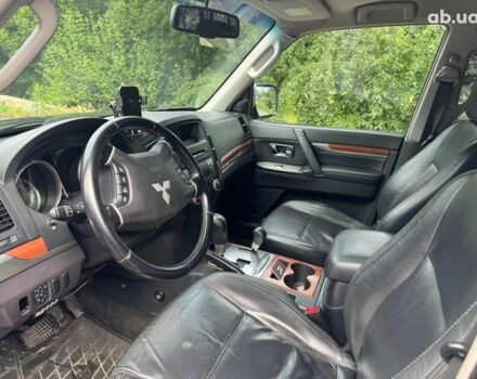 Чорний Міцубісі Паджеро Вагон, об'ємом двигуна 3.8 л та пробігом 200 тис. км за 9490 $, фото 10 на Automoto.ua