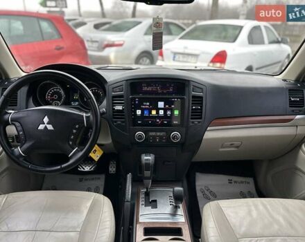 Черный Мицубиси Паджеро Вагон, объемом двигателя 3 л и пробегом 227 тыс. км за 11800 $, фото 3 на Automoto.ua