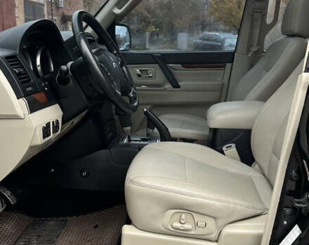 Чорний Міцубісі Паджеро Вагон, об'ємом двигуна 2.97 л та пробігом 220 тис. км за 12500 $, фото 7 на Automoto.ua