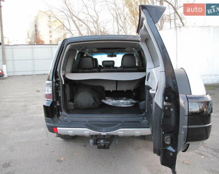 Чорний Міцубісі Паджеро Вагон, об'ємом двигуна 3 л та пробігом 254 тис. км за 10800 $, фото 38 на Automoto.ua