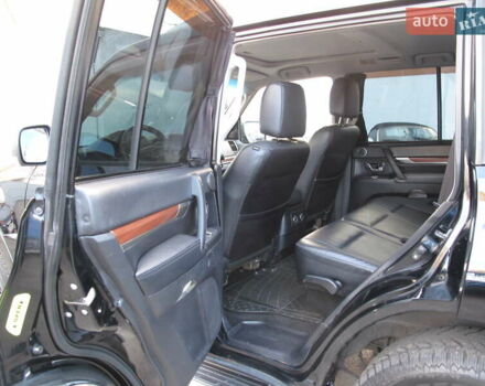 Чорний Міцубісі Паджеро Вагон, об'ємом двигуна 3 л та пробігом 254 тис. км за 10800 $, фото 26 на Automoto.ua