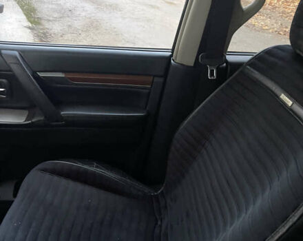 Черный Мицубиси Паджеро Вагон, объемом двигателя 3.83 л и пробегом 315 тыс. км за 12000 $, фото 3 на Automoto.ua