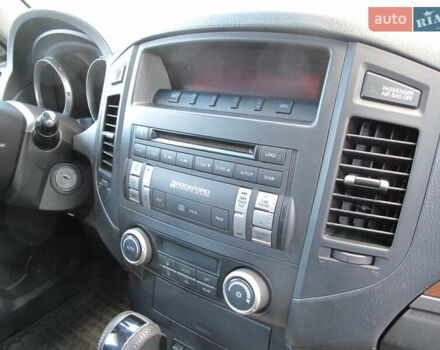 Чорний Міцубісі Паджеро Вагон, об'ємом двигуна 3 л та пробігом 254 тис. км за 10800 $, фото 56 на Automoto.ua