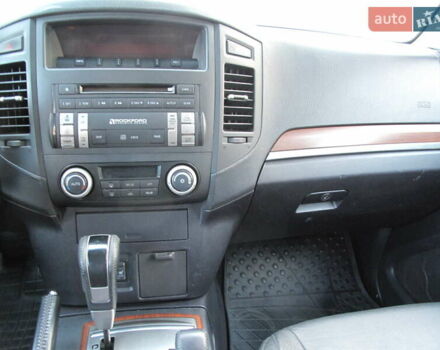 Чорний Міцубісі Паджеро Вагон, об'ємом двигуна 3 л та пробігом 254 тис. км за 10800 $, фото 33 на Automoto.ua