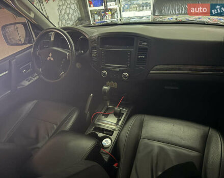 Чорний Міцубісі Паджеро Вагон, об'ємом двигуна 3.2 л та пробігом 270 тис. км за 12950 $, фото 11 на Automoto.ua