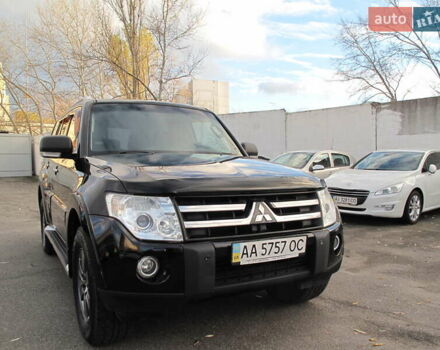 Чорний Міцубісі Паджеро Вагон, об'ємом двигуна 3 л та пробігом 254 тис. км за 10800 $, фото 2 на Automoto.ua