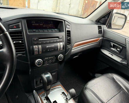 Чорний Міцубісі Паджеро Вагон, об'ємом двигуна 3.8 л та пробігом 207 тис. км за 9950 $, фото 12 на Automoto.ua