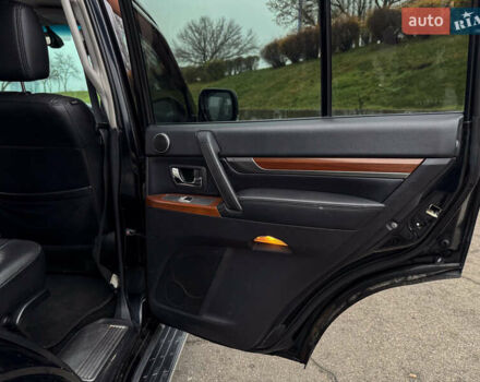 Черный Мицубиси Паджеро Вагон, объемом двигателя 3.2 л и пробегом 305 тыс. км за 12900 $, фото 25 на Automoto.ua