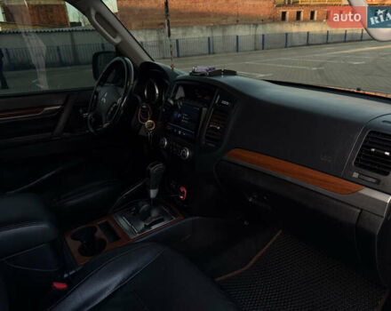 Черный Мицубиси Паджеро Вагон, объемом двигателя 3.2 л и пробегом 328 тыс. км за 13000 $, фото 31 на Automoto.ua