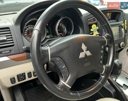 Черный Мицубиси Паджеро Вагон, объемом двигателя 3.2 л и пробегом 298 тыс. км за 15599 $, фото 11 на Automoto.ua