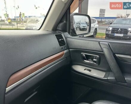 Черный Мицубиси Паджеро Вагон, объемом двигателя 2.97 л и пробегом 218 тыс. км за 11950 $, фото 25 на Automoto.ua