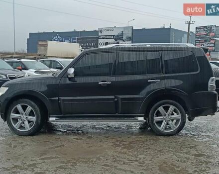 Черный Мицубиси Паджеро Вагон, объемом двигателя 3 л и пробегом 280 тыс. км за 12590 $, фото 6 на Automoto.ua