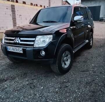 Чорний Міцубісі Паджеро Вагон, об'ємом двигуна 3 л та пробігом 330 тис. км за 11700 $, фото 4 на Automoto.ua