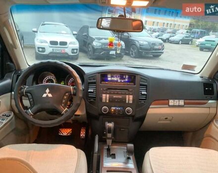 Черный Мицубиси Паджеро Вагон, объемом двигателя 3 л и пробегом 232 тыс. км за 11390 $, фото 29 на Automoto.ua