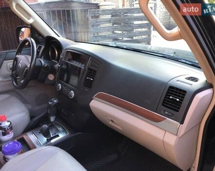 Чорний Міцубісі Паджеро Вагон, об'ємом двигуна 3 л та пробігом 177 тис. км за 14500 $, фото 10 на Automoto.ua