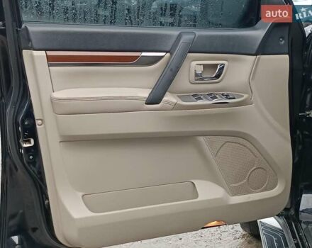 Черный Мицубиси Паджеро Вагон, объемом двигателя 3 л и пробегом 280 тыс. км за 12590 $, фото 19 на Automoto.ua