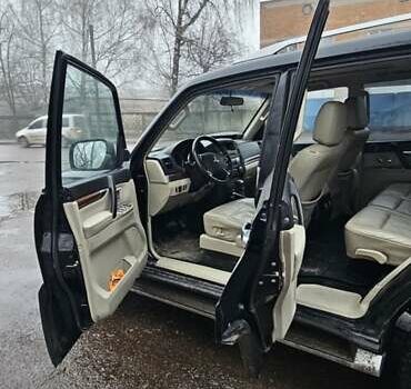 Черный Мицубиси Паджеро Вагон, объемом двигателя 3.2 л и пробегом 300 тыс. км за 10500 $, фото 8 на Automoto.ua