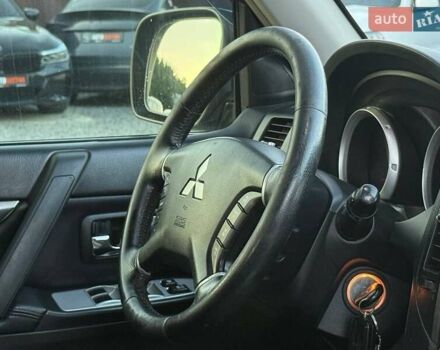 Чорний Міцубісі Паджеро Вагон, об'ємом двигуна 2.97 л та пробігом 179 тис. км за 12500 $, фото 24 на Automoto.ua