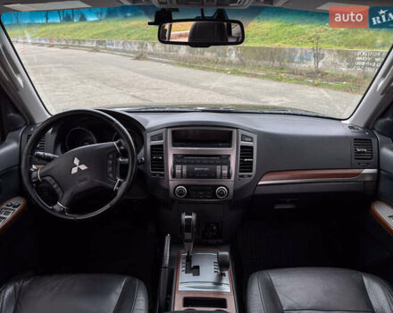 Черный Мицубиси Паджеро Вагон, объемом двигателя 3.2 л и пробегом 305 тыс. км за 12900 $, фото 26 на Automoto.ua