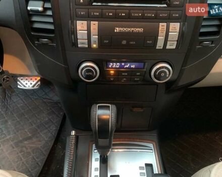 Черный Мицубиси Паджеро Вагон, объемом двигателя 3 л и пробегом 232 тыс. км за 11390 $, фото 22 на Automoto.ua