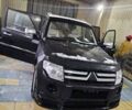 Черный Мицубиси Паджеро Вагон, объемом двигателя 3.2 л и пробегом 300 тыс. км за 10500 $, фото 1 на Automoto.ua