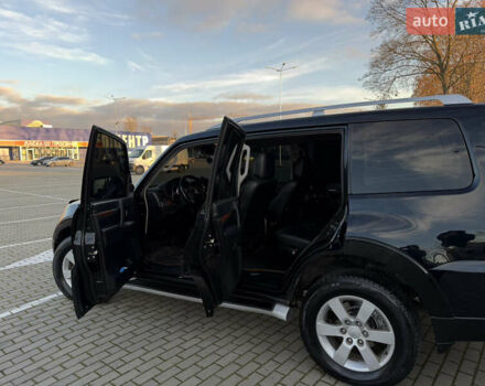 Черный Мицубиси Паджеро Вагон, объемом двигателя 3.2 л и пробегом 328 тыс. км за 13000 $, фото 19 на Automoto.ua