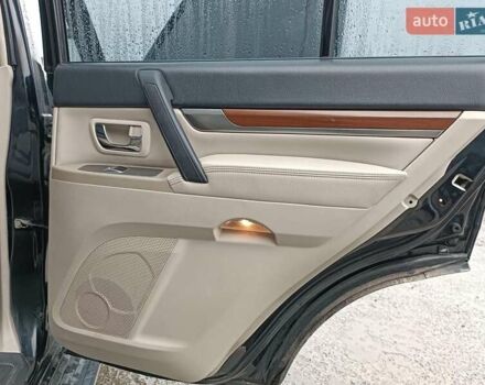 Черный Мицубиси Паджеро Вагон, объемом двигателя 3 л и пробегом 280 тыс. км за 12590 $, фото 34 на Automoto.ua