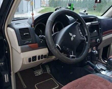 Черный Мицубиси Паджеро Вагон, объемом двигателя 3.83 л и пробегом 295 тыс. км за 15000 $, фото 9 на Automoto.ua