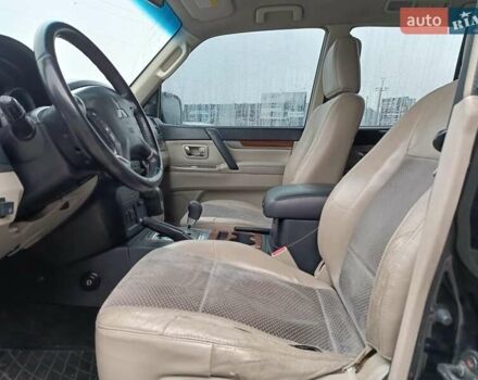 Черный Мицубиси Паджеро Вагон, объемом двигателя 3 л и пробегом 280 тыс. км за 12590 $, фото 28 на Automoto.ua