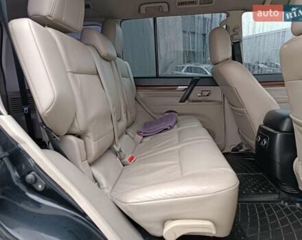 Черный Мицубиси Паджеро Вагон, объемом двигателя 3 л и пробегом 280 тыс. км за 12590 $, фото 37 на Automoto.ua