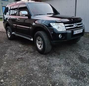 Чорний Міцубісі Паджеро Вагон, об'ємом двигуна 3 л та пробігом 330 тис. км за 11700 $, фото 5 на Automoto.ua