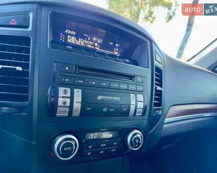 Чорний Міцубісі Паджеро Вагон, об'ємом двигуна 3 л та пробігом 235 тис. км за 10700 $, фото 21 на Automoto.ua