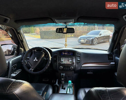 Чорний Міцубісі Паджеро Вагон, об'ємом двигуна 2.97 л та пробігом 250 тис. км за 18000 $, фото 28 на Automoto.ua