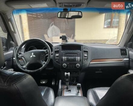 Чорний Міцубісі Паджеро Вагон, об'ємом двигуна 3.2 л та пробігом 320 тис. км за 12500 $, фото 5 на Automoto.ua