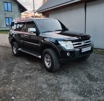 Чорний Міцубісі Паджеро Вагон, об'ємом двигуна 3 л та пробігом 330 тис. км за 11700 $, фото 6 на Automoto.ua
