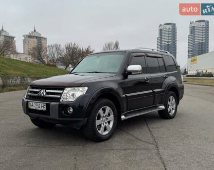 Черный Мицубиси Паджеро Вагон, объемом двигателя 3.2 л и пробегом 305 тыс. км за 12900 $, фото 3 на Automoto.ua